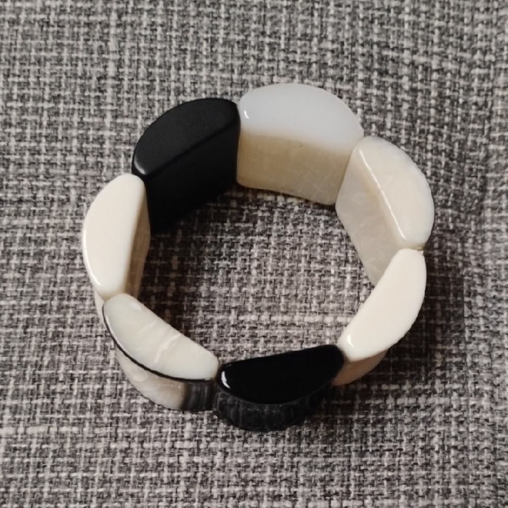 Black and White Stretch Bracelet